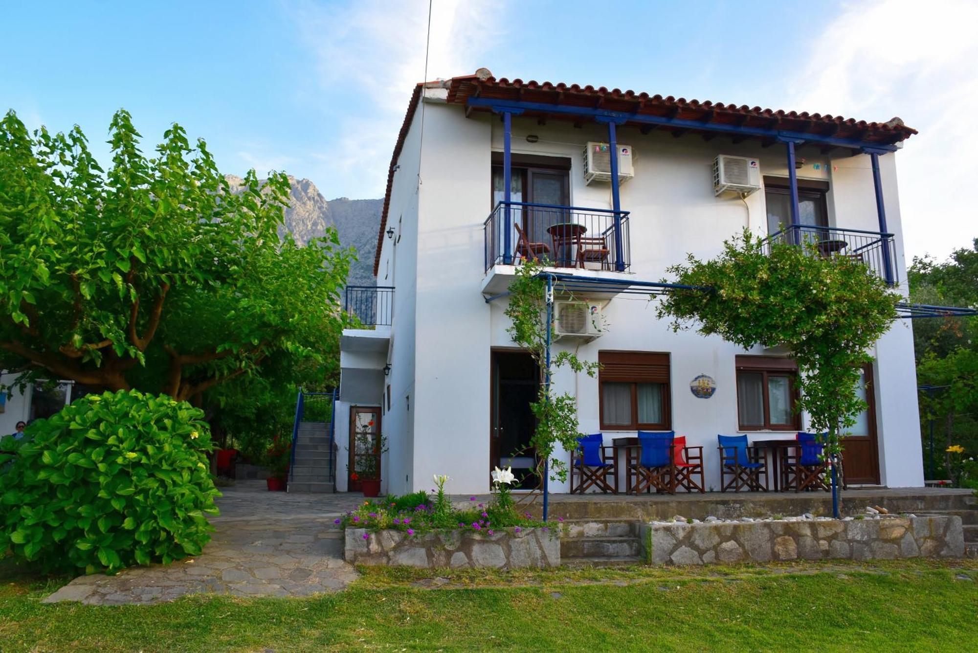 Mirsini Apartments Kariotes Esterno foto