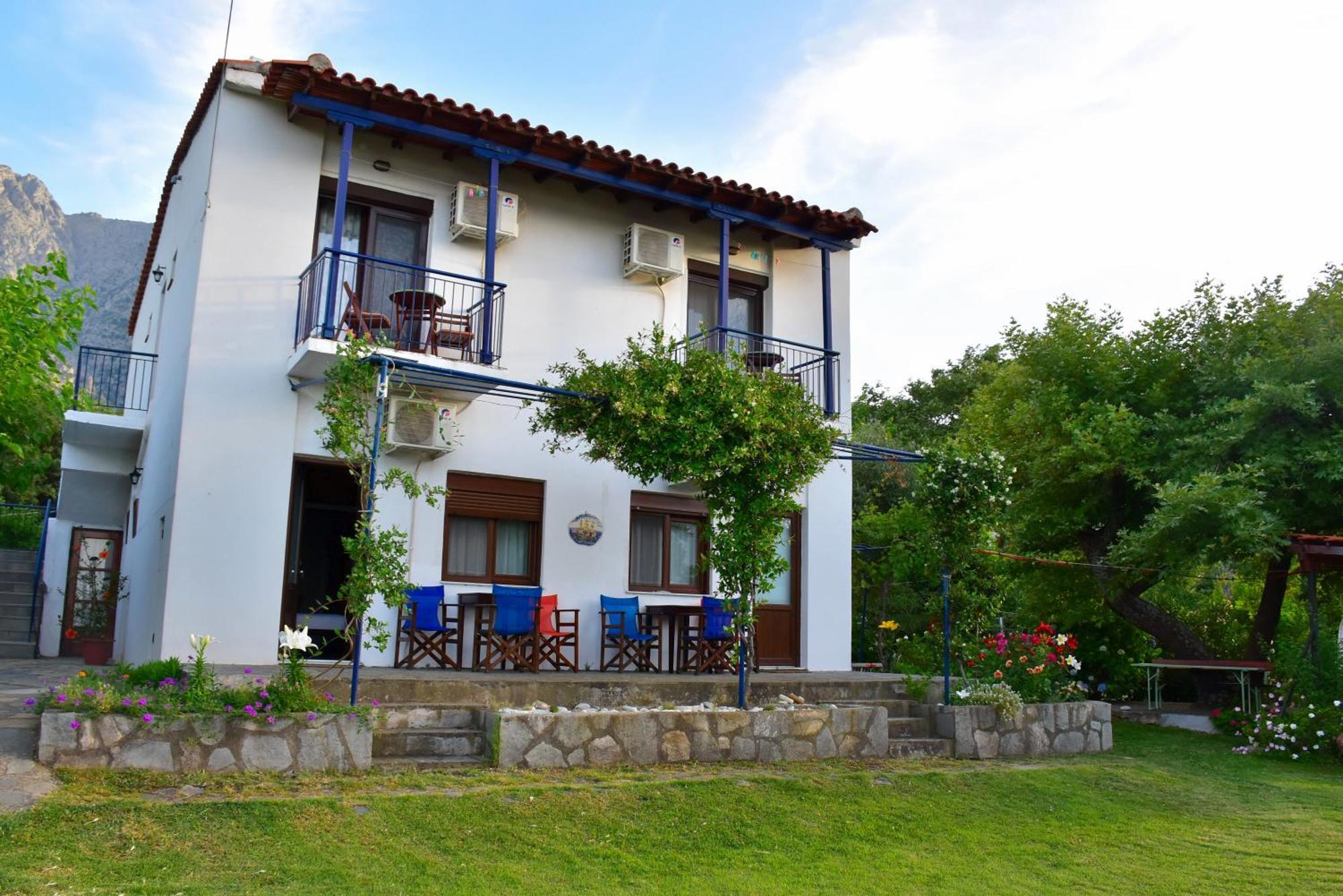 Mirsini Apartments Kariotes Esterno foto