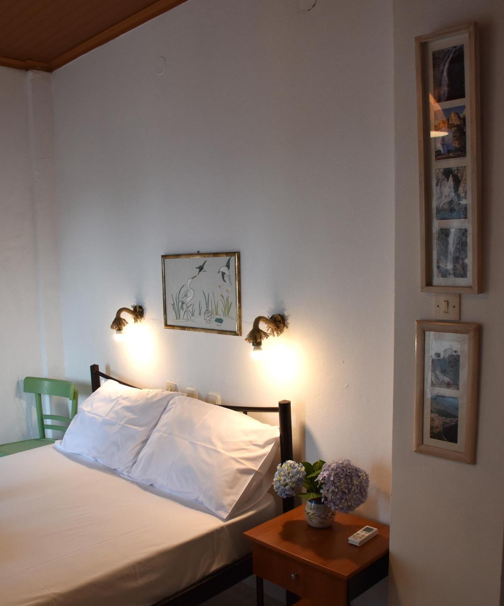 Mirsini Apartments Kariotes Esterno foto