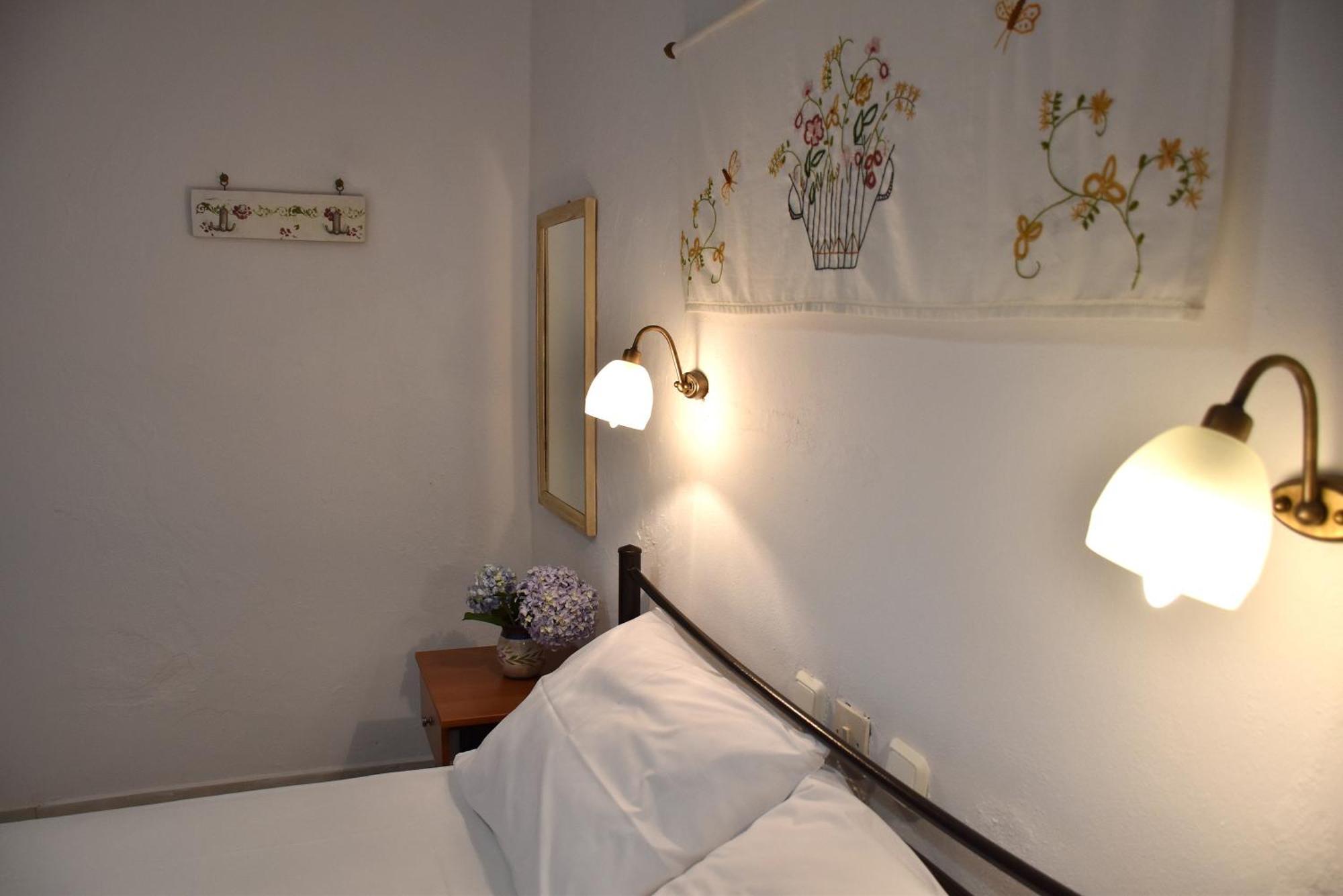 Mirsini Apartments Kariotes Esterno foto