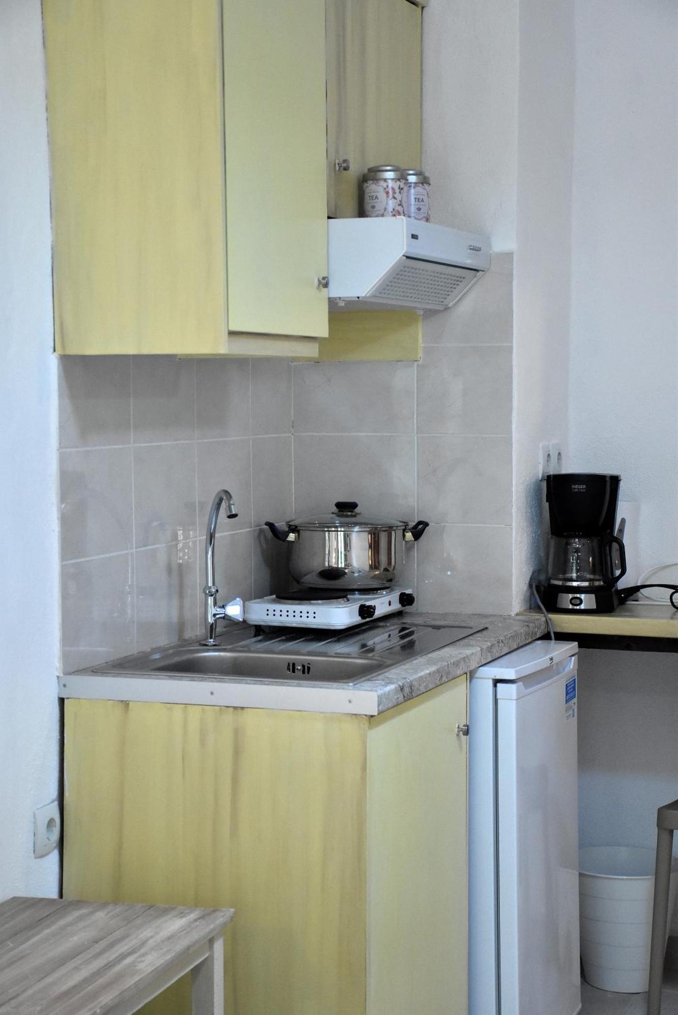 Mirsini Apartments Kariotes Esterno foto