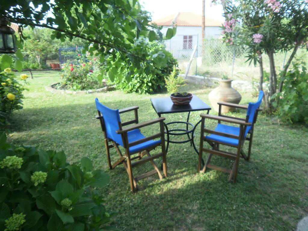 Mirsini Apartments Kariotes Esterno foto